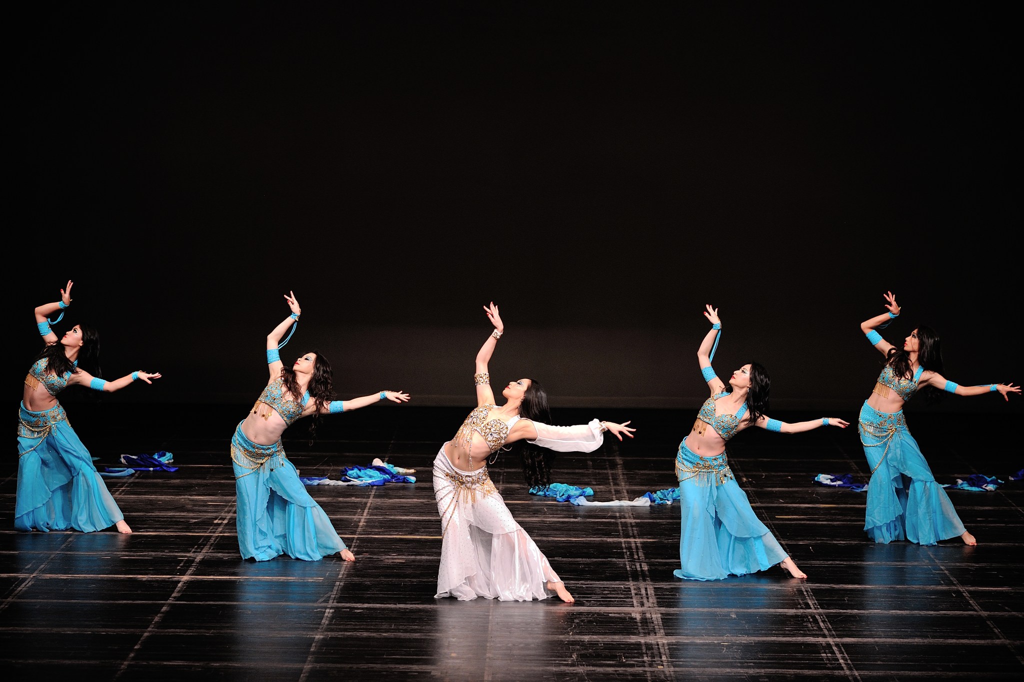 Brilliant Oriental Dance Art Troupe on stage